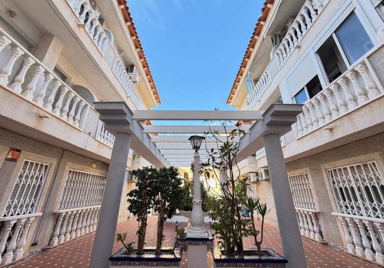 Resale - Apartment - Torrevieja - Playa de los Locos