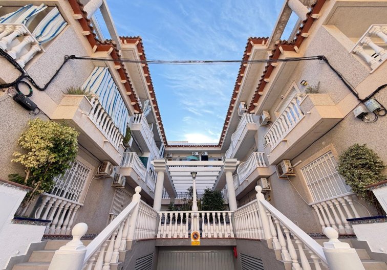 Resale - Apartment - Torrevieja - Playa de los Locos