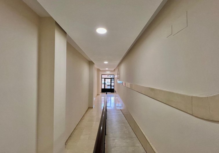 Wiederverkauf - Wohnung - Torrevieja - Puerto Deportivo