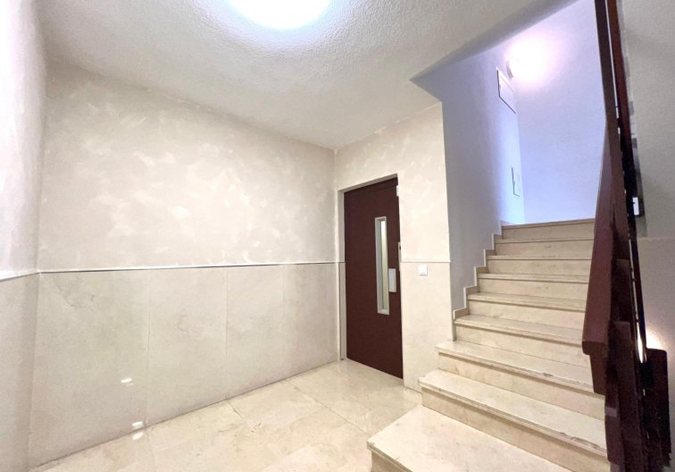 Wiederverkauf - Wohnung - Torrevieja - Puerto Deportivo