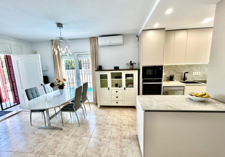 Herverkoop - town house - Dehesa de Campoamor - Costa Blanca