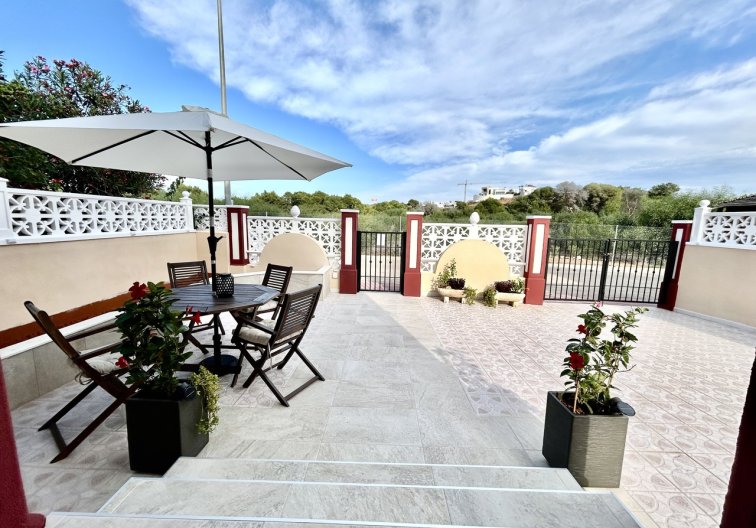 Herverkoop - town house - Dehesa de Campoamor - Costa Blanca
