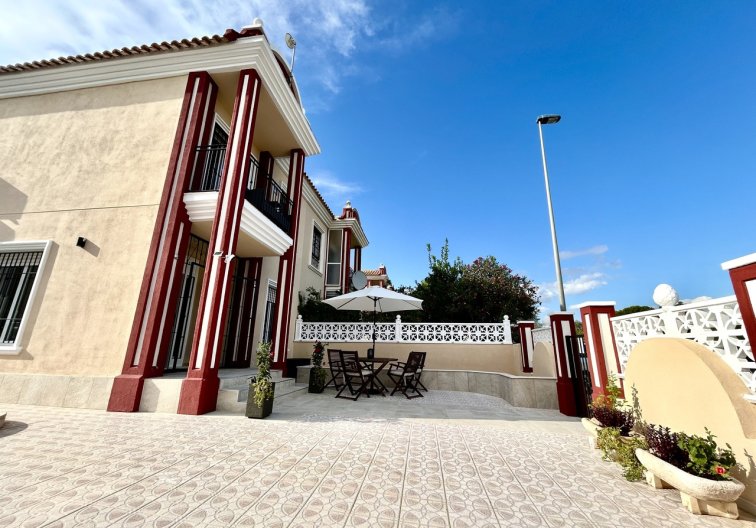 Herverkoop - town house - Dehesa de Campoamor - Costa Blanca