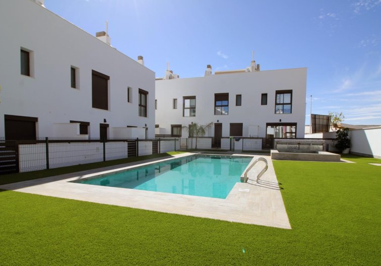 New Build - villa - Pilar de la Horadada - parque Andromeda