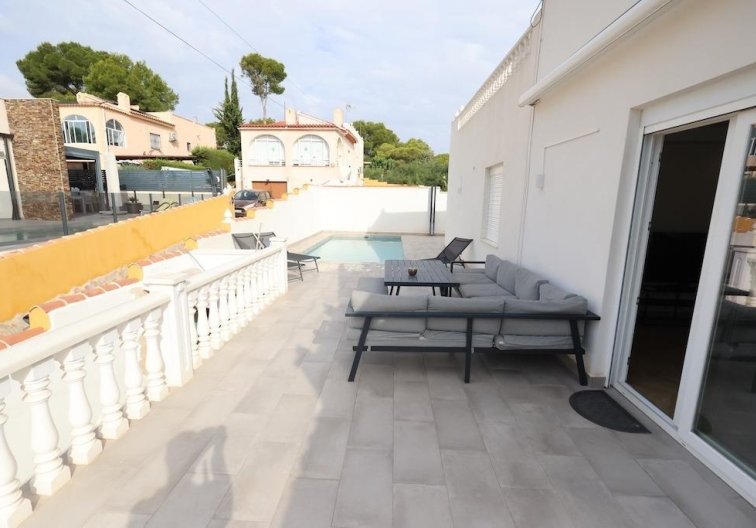 Segunda mano - villa - Torrevieja - Costa Blanca