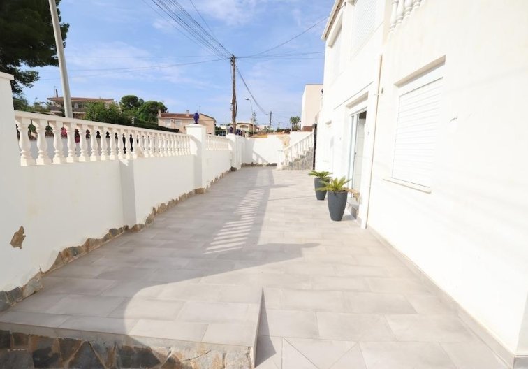 Segunda mano - villa - Torrevieja - Costa Blanca