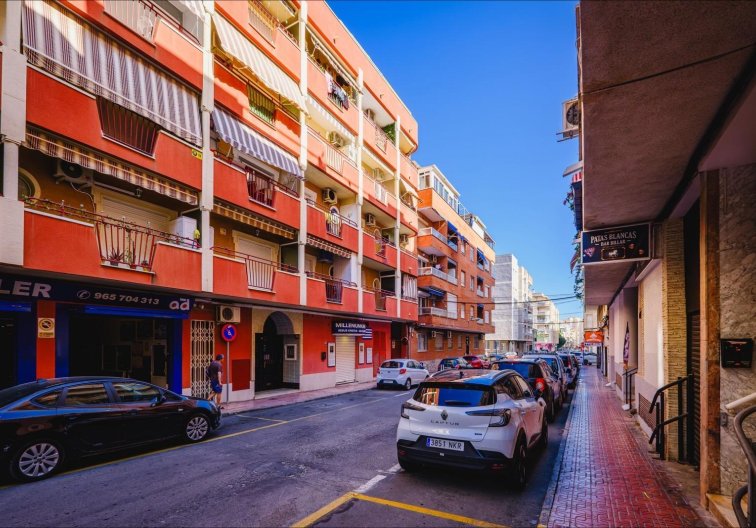 Resale - Apartment - Torrevieja - Playa del Cura