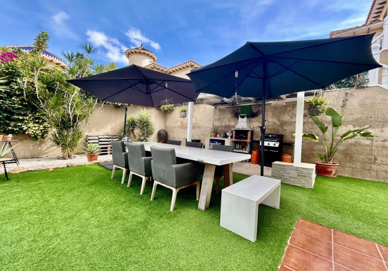 Resale - villa - Villamartin - Costa Blanca