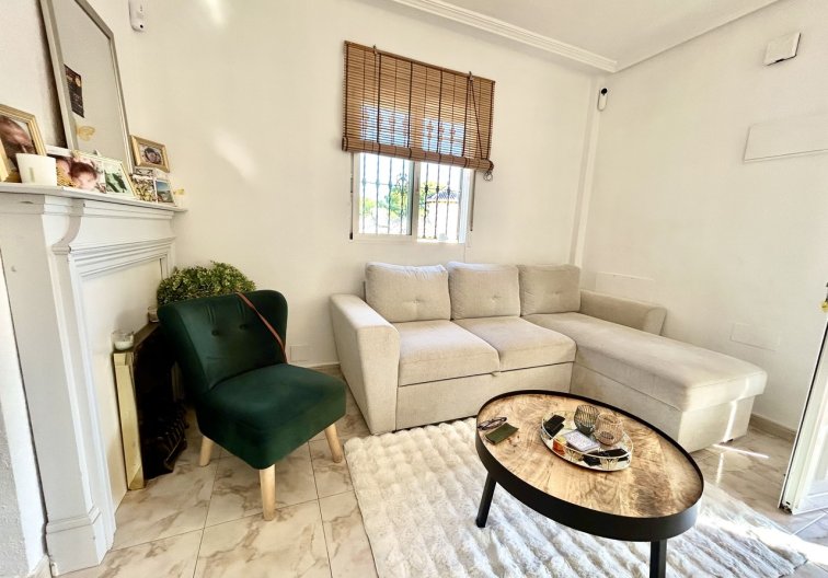 Resale - villa - Villamartin - Costa Blanca