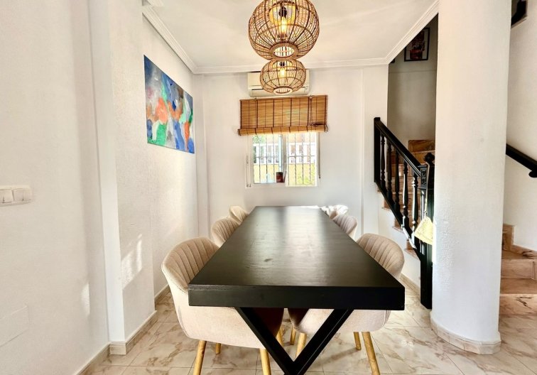 Resale - villa - Villamartin - Costa Blanca