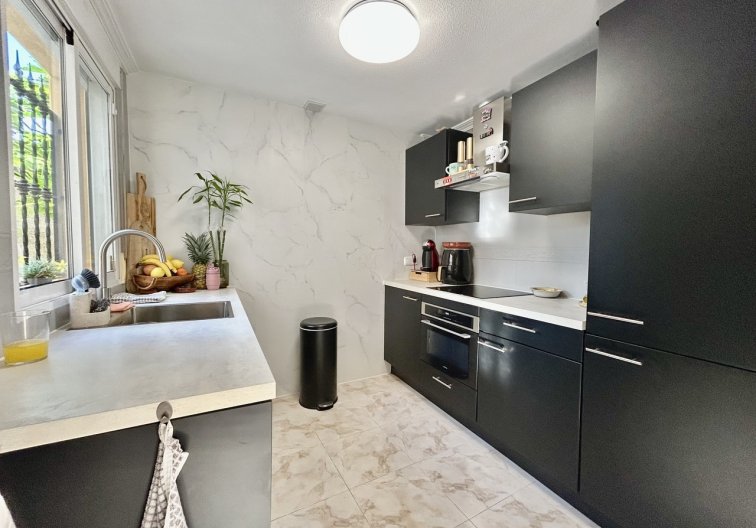 Resale - villa - Villamartin - Costa Blanca