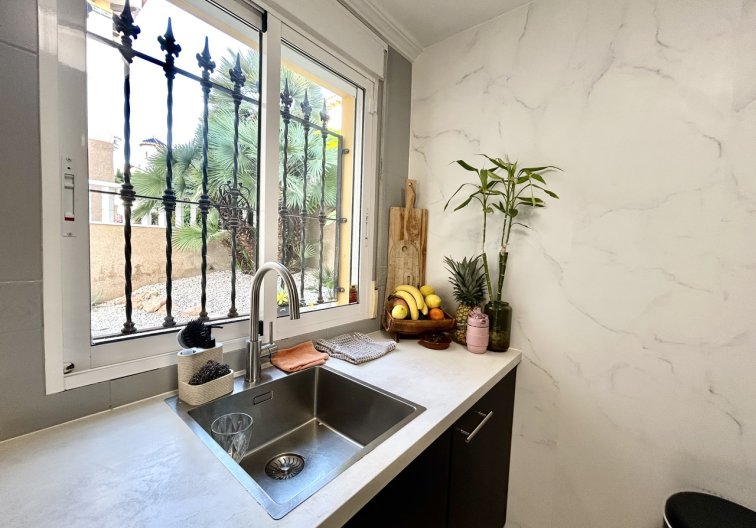 Resale - villa - Villamartin - Costa Blanca