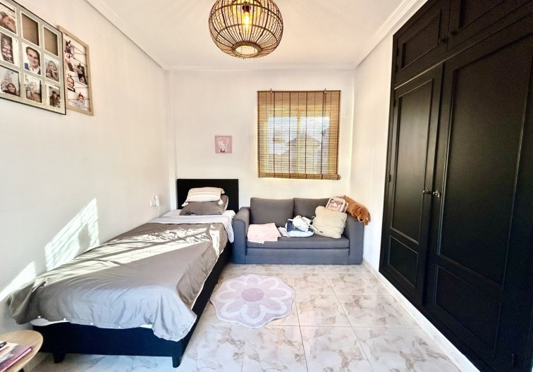Resale - villa - Villamartin - Costa Blanca