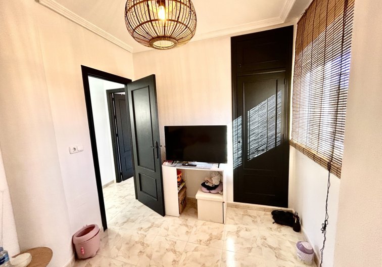 Resale - villa - Villamartin - Costa Blanca