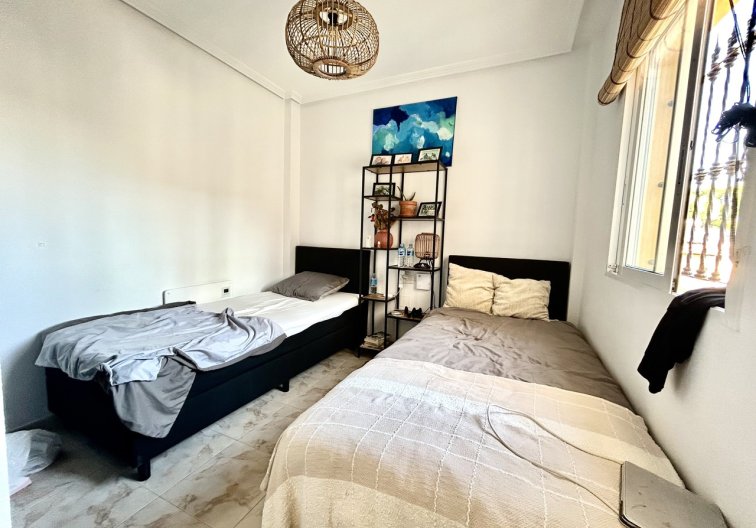 Resale - villa - Villamartin - Costa Blanca