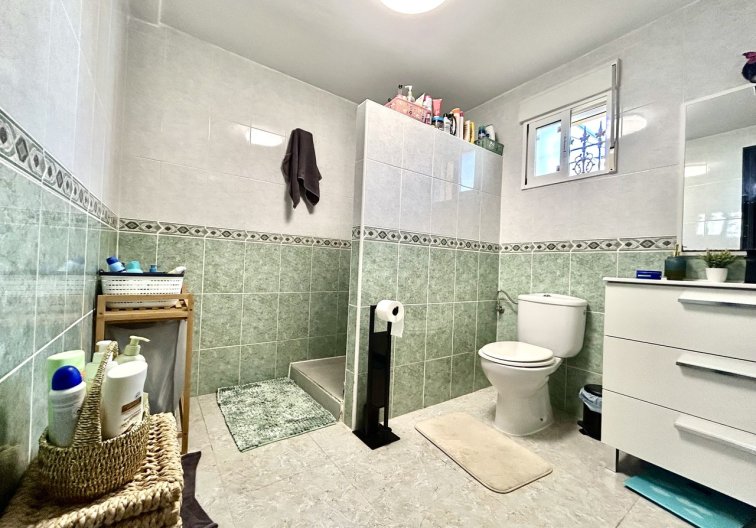 Resale - villa - Villamartin - Costa Blanca