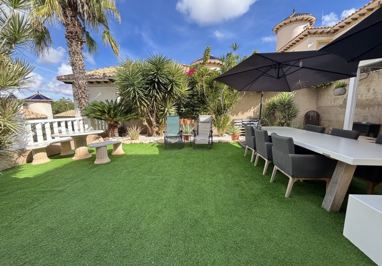 Resale - villa - Villamartin - Costa Blanca