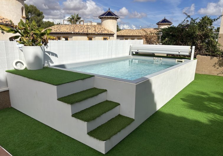 Resale - villa - Villamartin - Costa Blanca