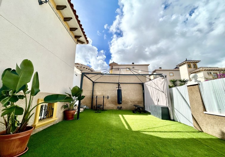 Resale - villa - Villamartin - Costa Blanca
