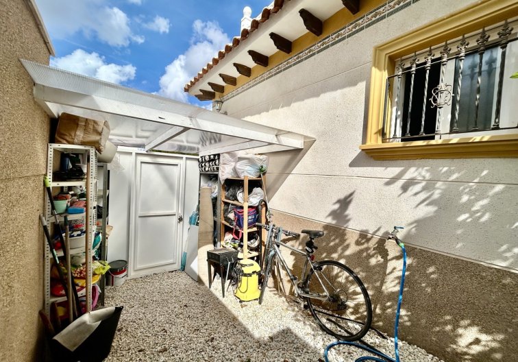 Resale - villa - Villamartin - Costa Blanca