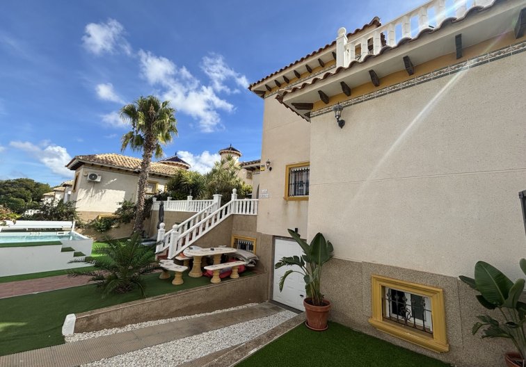 Resale - villa - Villamartin - Costa Blanca