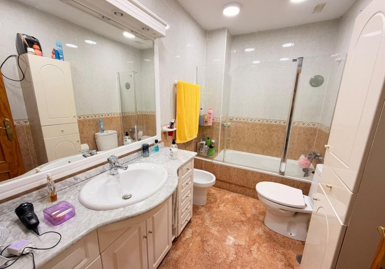 Resale - Apartment - Torrevieja - Centro