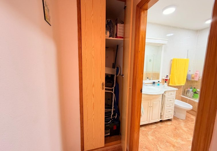 Resale - Apartment - Torrevieja - Centro