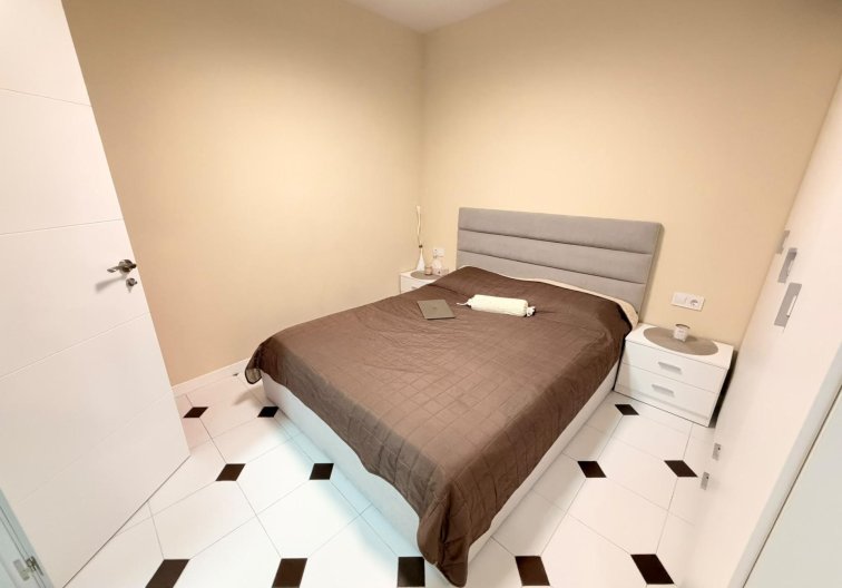 Resale - Apartment - Torrevieja - Centro