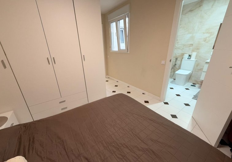 Resale - Apartment - Torrevieja - Centro