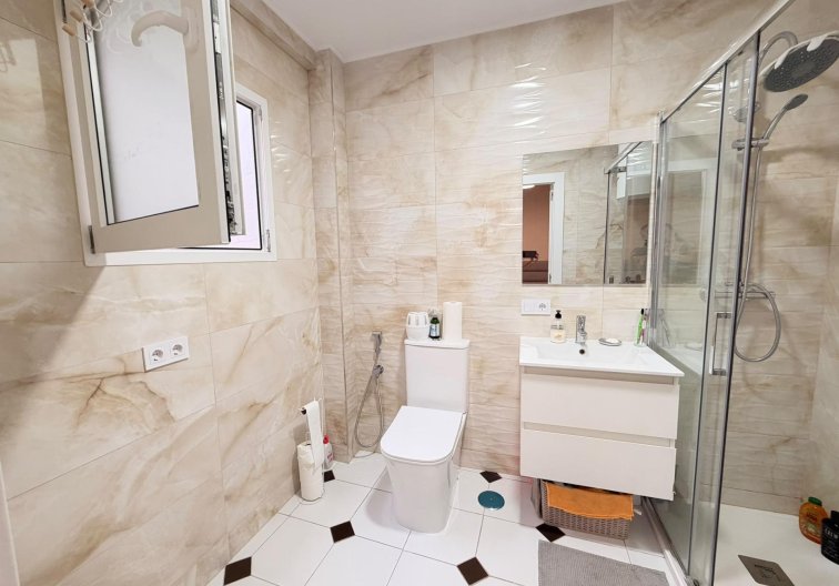 Resale - Apartment - Torrevieja - Centro