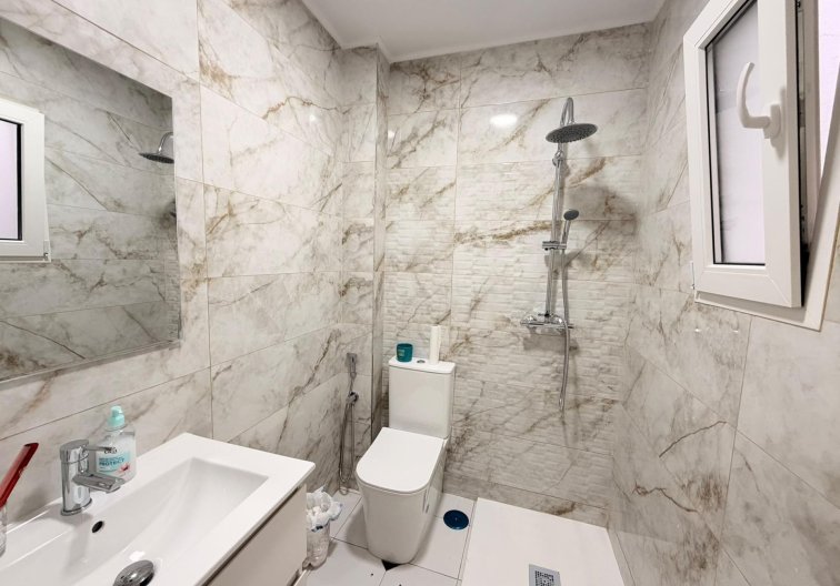 Resale - Apartment - Torrevieja - Centro