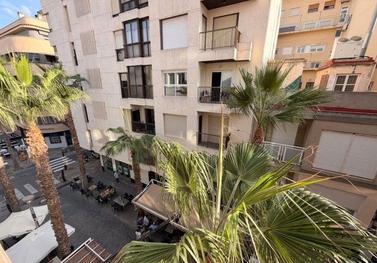 Resale - Apartment - Torrevieja - Centro