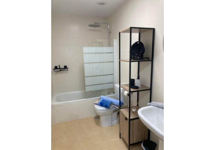 Segunda mano - Apartamento  - Roldan - Inland