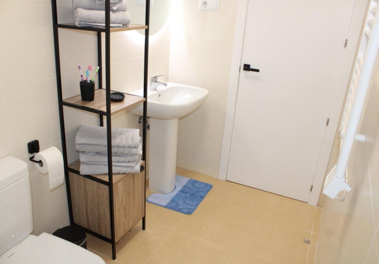 Segunda mano - Apartamento  - Roldan - Inland