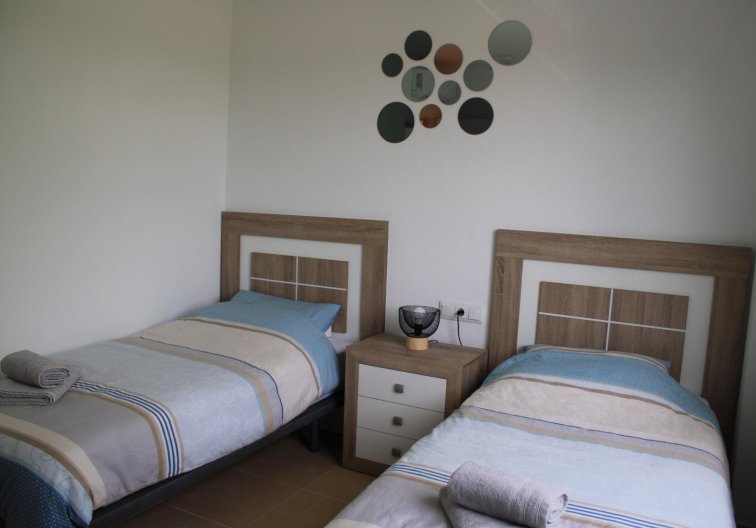 Segunda mano - Apartamento  - Roldan - Inland