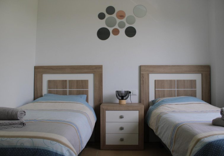 Segunda mano - Apartamento  - Roldan - Inland