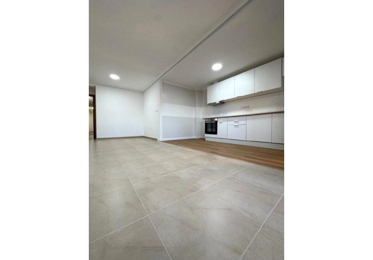Resale - Apartment - Torrevieja - Centro