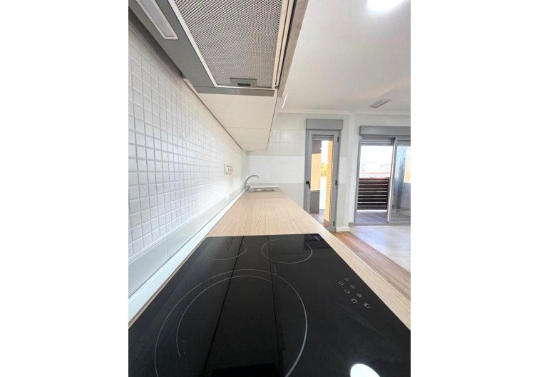 Resale - Apartment - Torrevieja - Centro