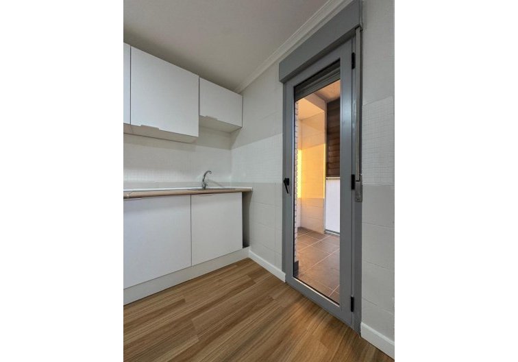 Resale - Apartment - Torrevieja - Centro