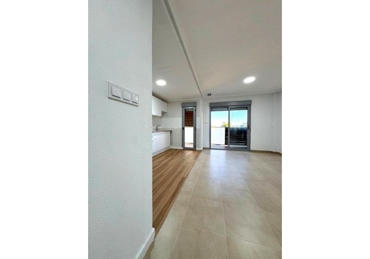 Resale - Apartment - Torrevieja - Centro