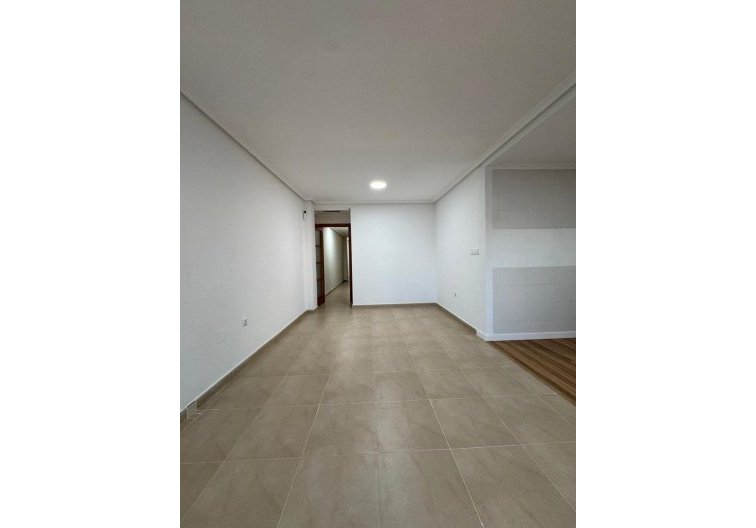 Resale - Apartment - Torrevieja - Centro