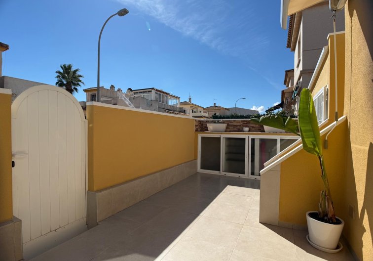 Resale - villa - Orihuela Costa - Costa Blanca