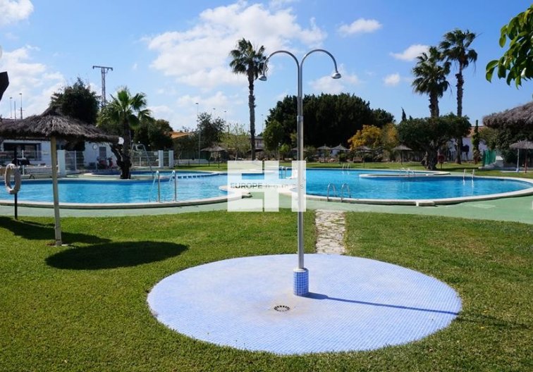 Segunda mano - Bungalow en planta baja - Torrevieja - Los Balcones - Lago Jardin