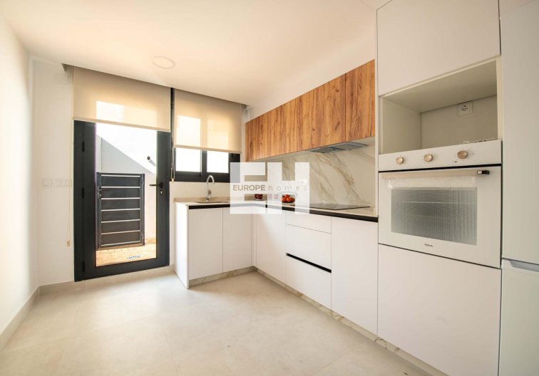 Obra Nueva - Bungalow en planta baja - Cox - San Fernando