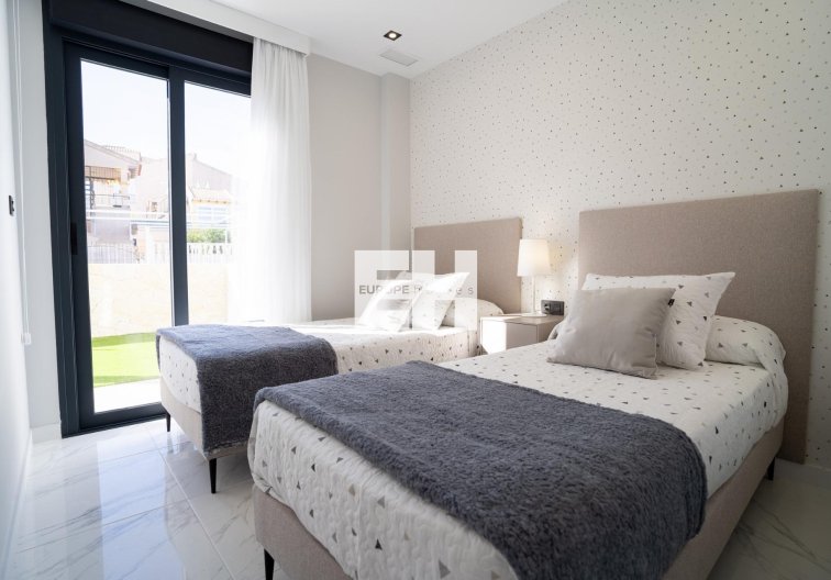 Obra Nueva - Bungalow en planta baja - Pilar de la Horadada - pueblo